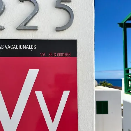 1 Bedroom With Fantastic Sea Views Appartamento *