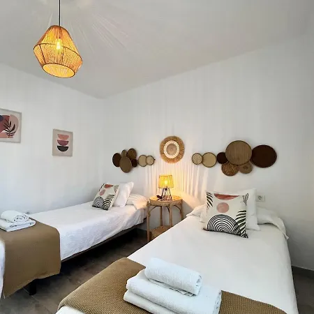 Apartment 1 Bedroom With Fantastic Sea Views Tias