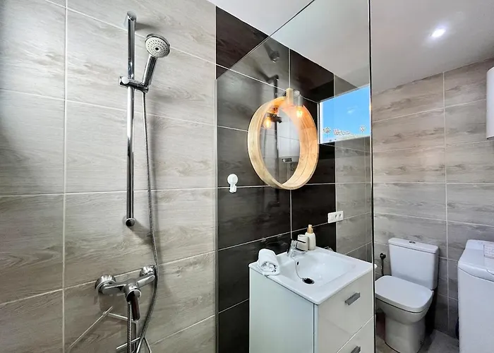 1 Bedroom With Fantastic Sea Views דירה