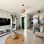 شقة 1 Bedroom With Fantastic Sea Views